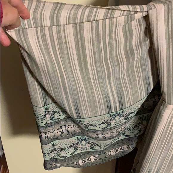 NWT BCBG "Blakely" Romper - Picture 8 of 9